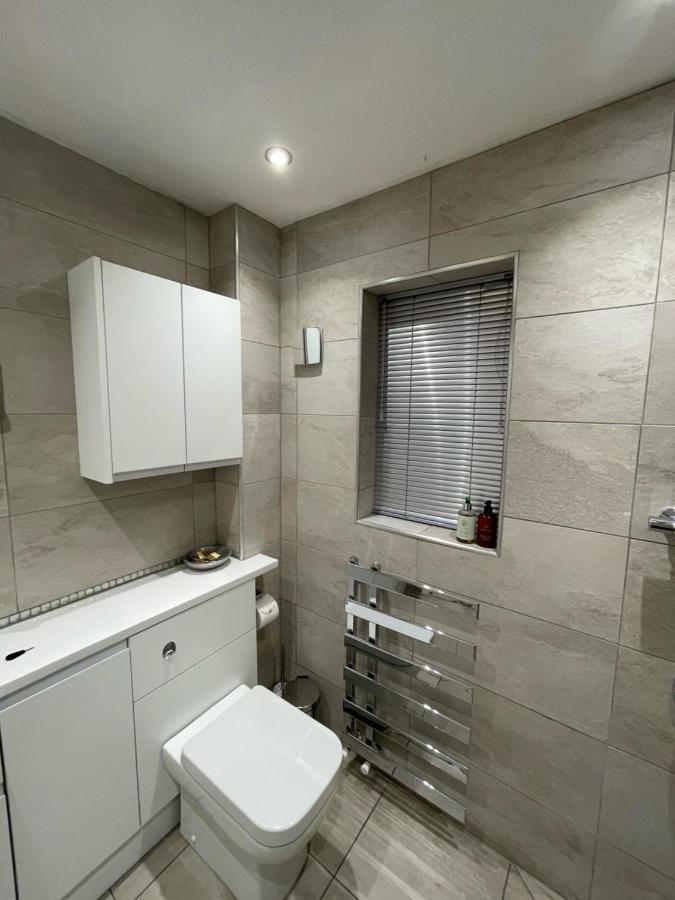 Riverside 2 Bedroom Townhouse With Car Charger Abergavenny Esterno foto