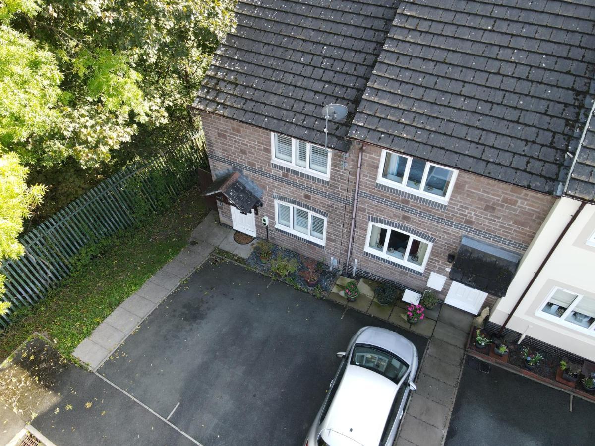 Riverside 2 Bedroom Townhouse With Car Charger Abergavenny Esterno foto