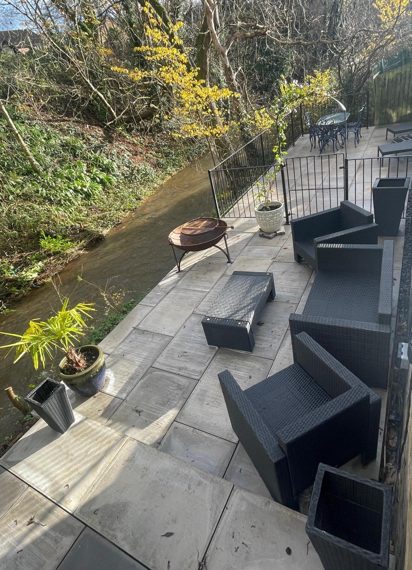 Riverside 2 Bedroom Townhouse With Car Charger Abergavenny Esterno foto