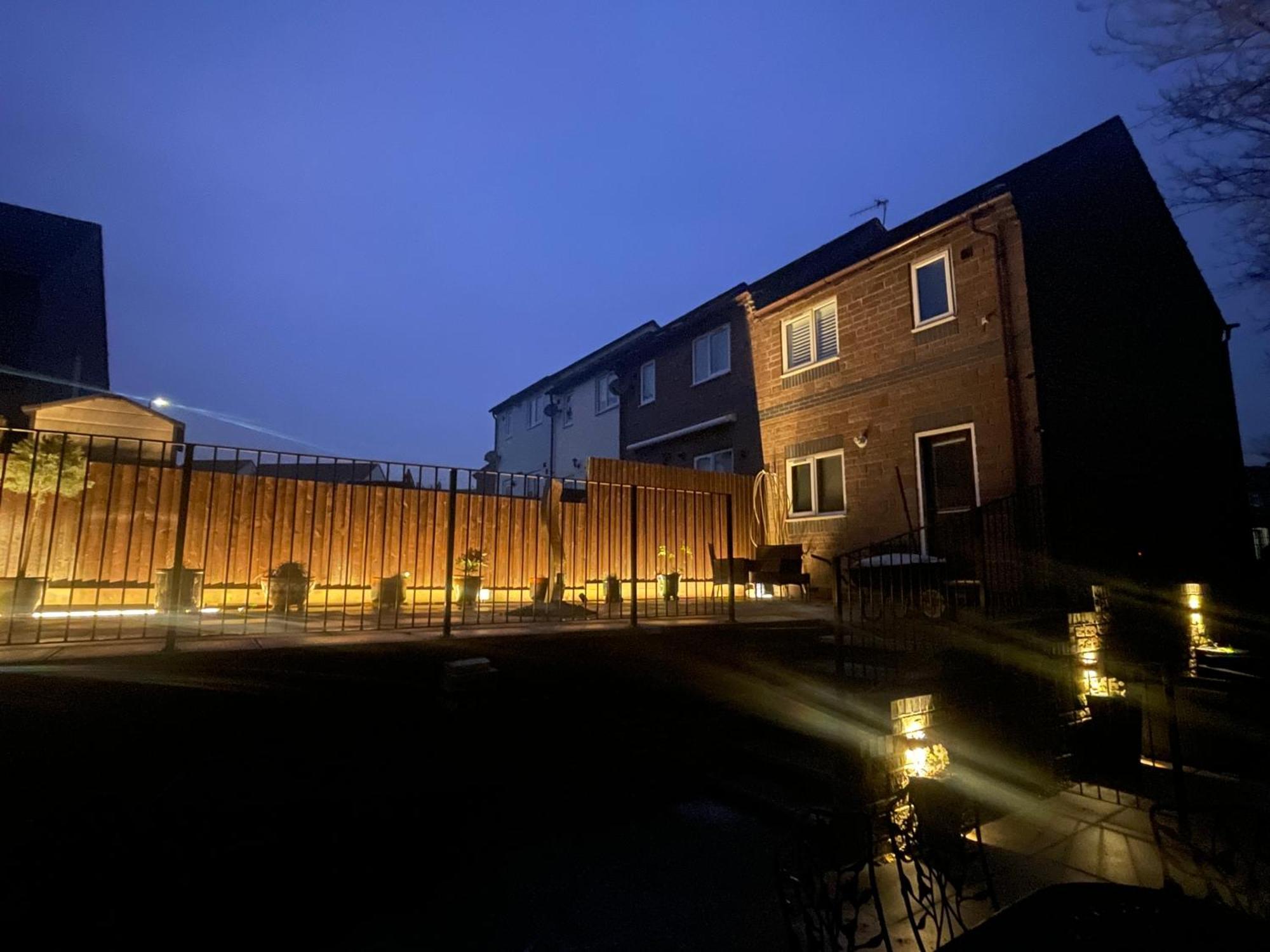 Riverside 2 Bedroom Townhouse With Car Charger Abergavenny Esterno foto